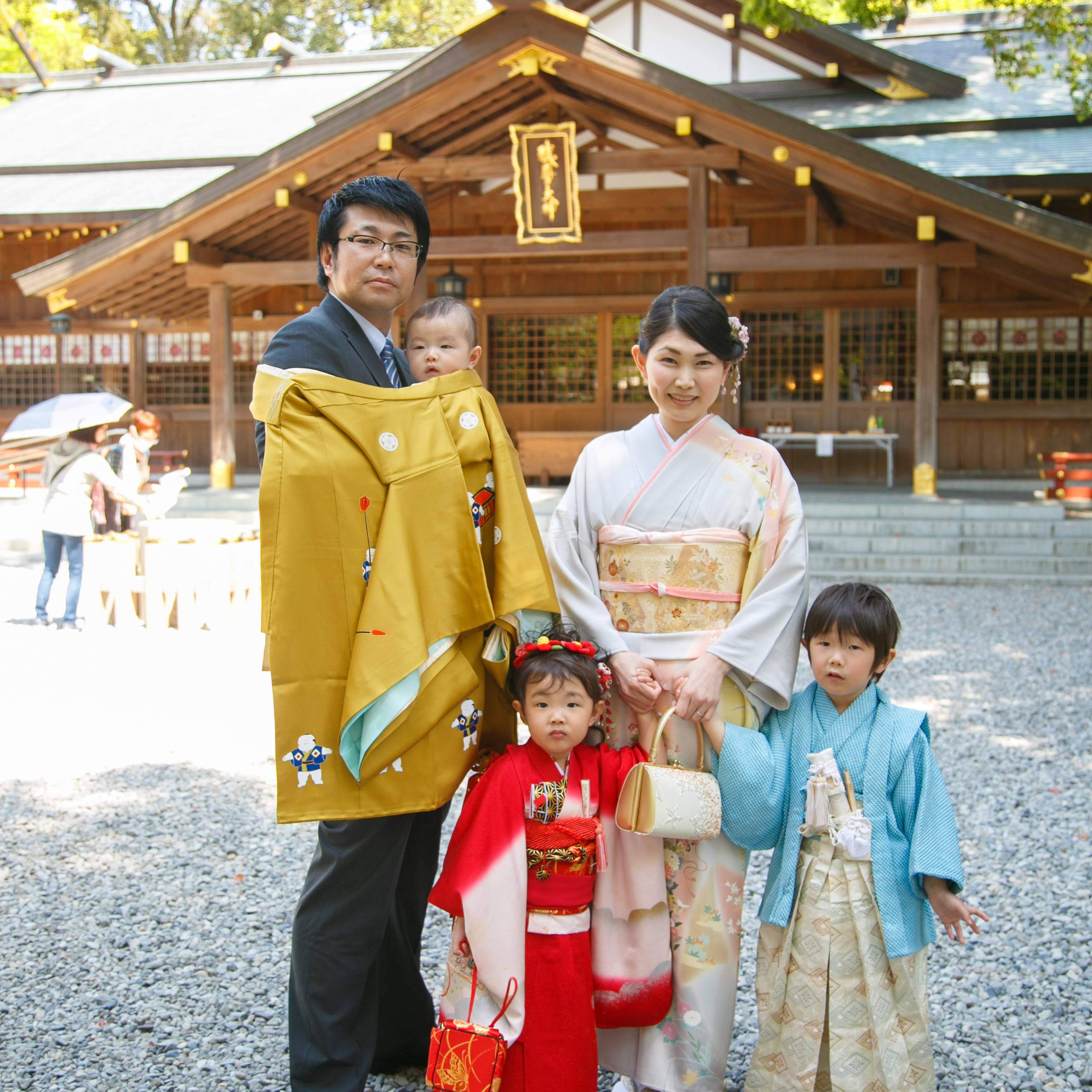 猿田彦神社で七五三家族５人写真