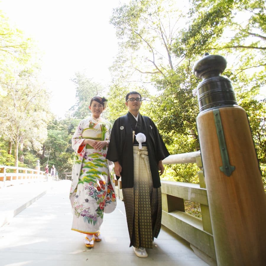 内宮同行撮影新郎新婦二人橋の上で
