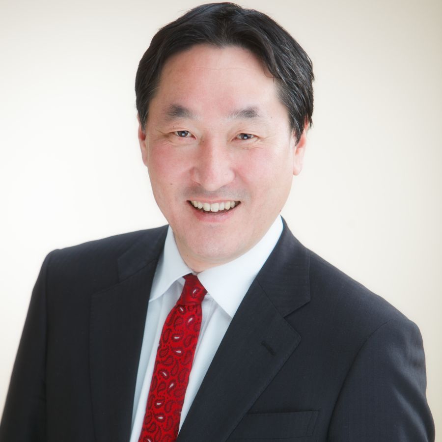 選挙用プロフィール写真 男性半身 笑顔