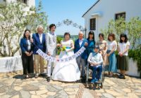 地中海村にてウェディング家族写真10人