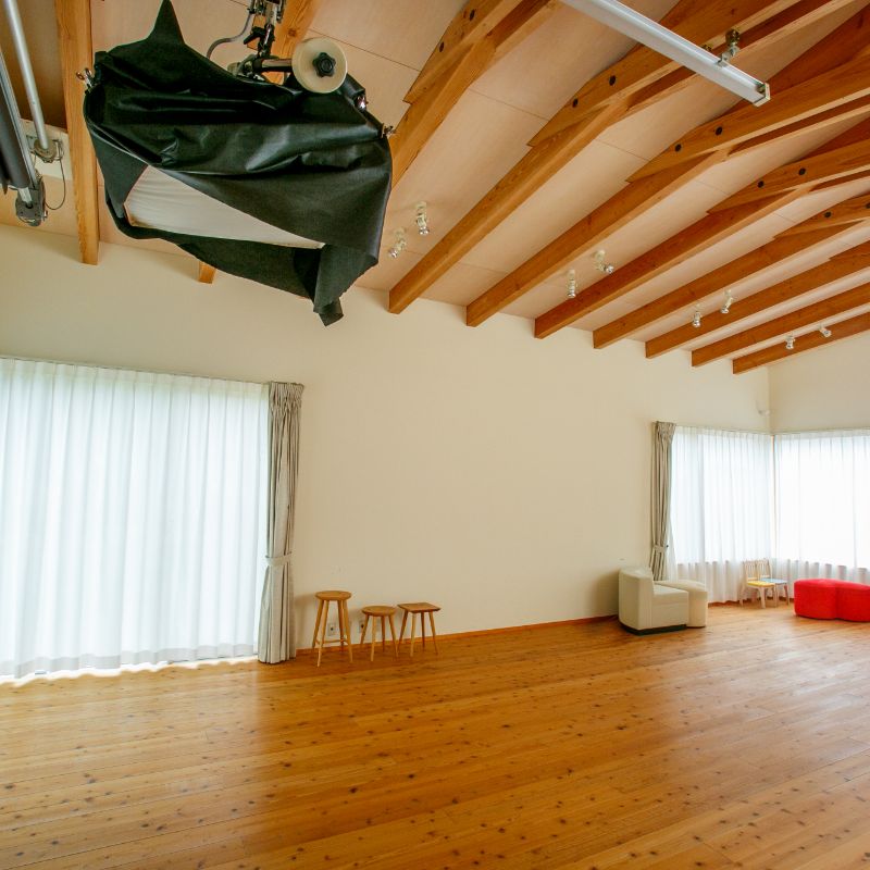 DAIOKU写真スタジオ店内 スタジオ全景別方向