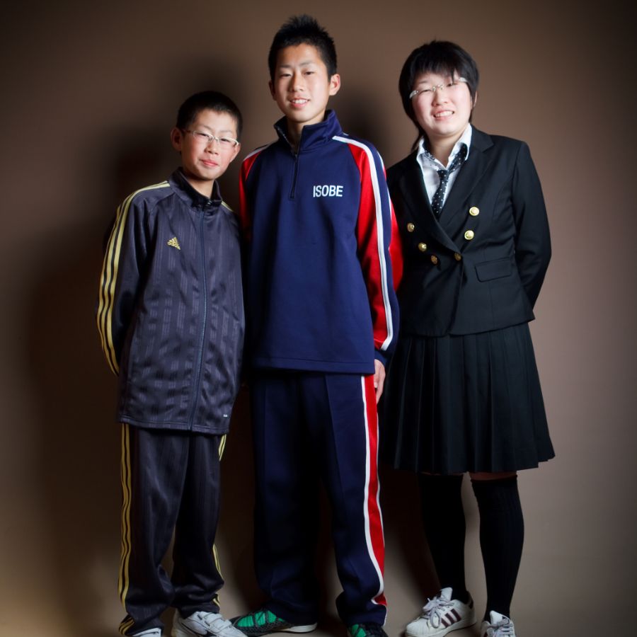 3人姉弟写し お兄ちゃん中学入学記念