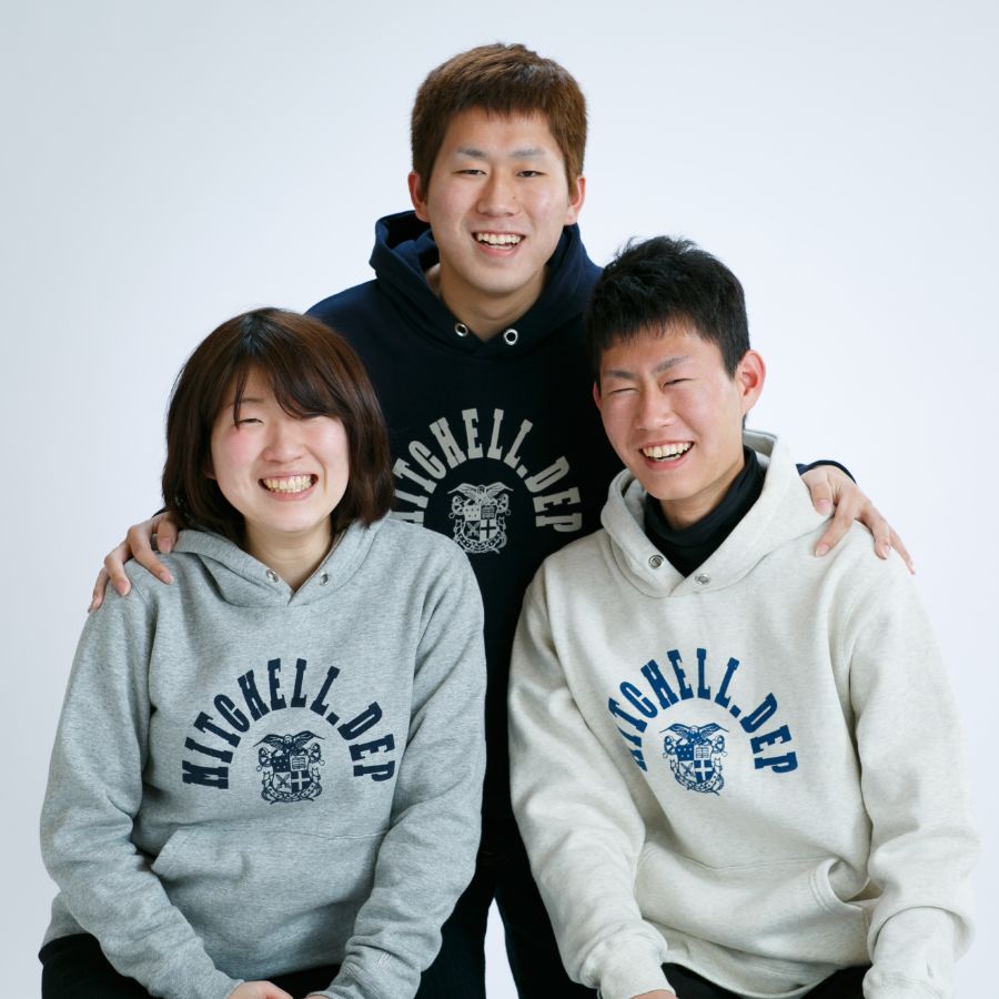 3人姉弟 お揃いのパーカー